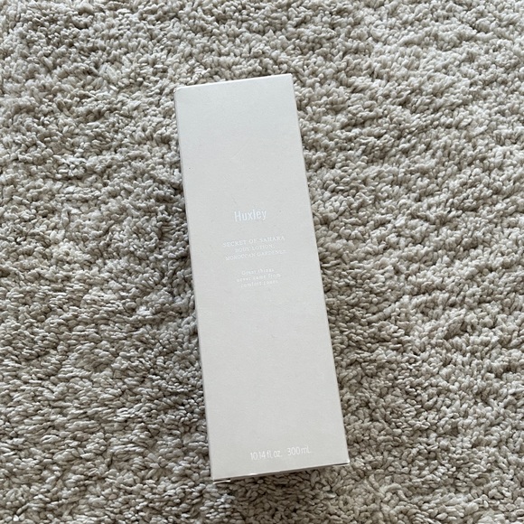 Huxley Secret of Sahara Body Lotion - Picture 5 of 7